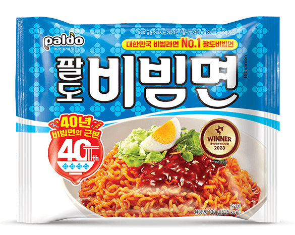 팔도비빔면 현행 패키지. 1984년 여름 계절면으로 나와 40년째 같은 자리에 있다 — 자료: 팔도
